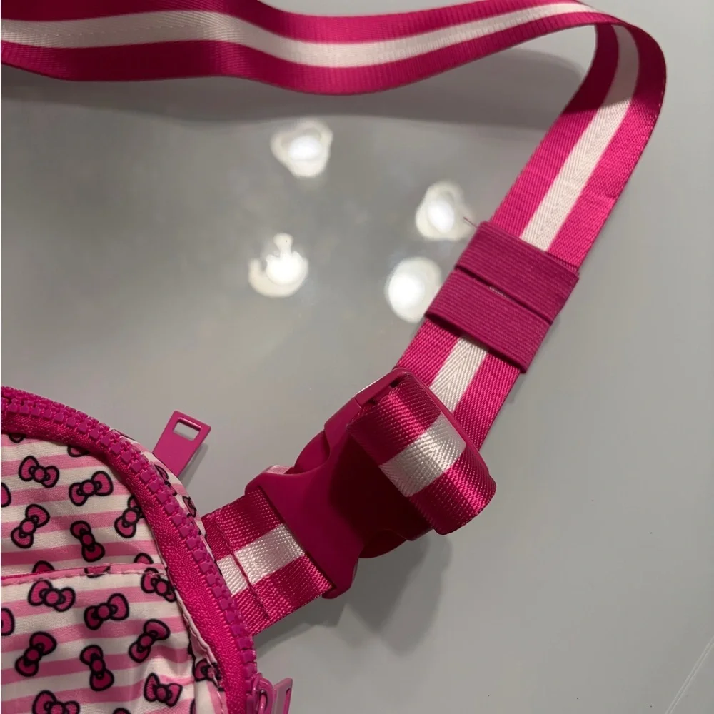 Hello Kitty Vibrant Pink Organizer